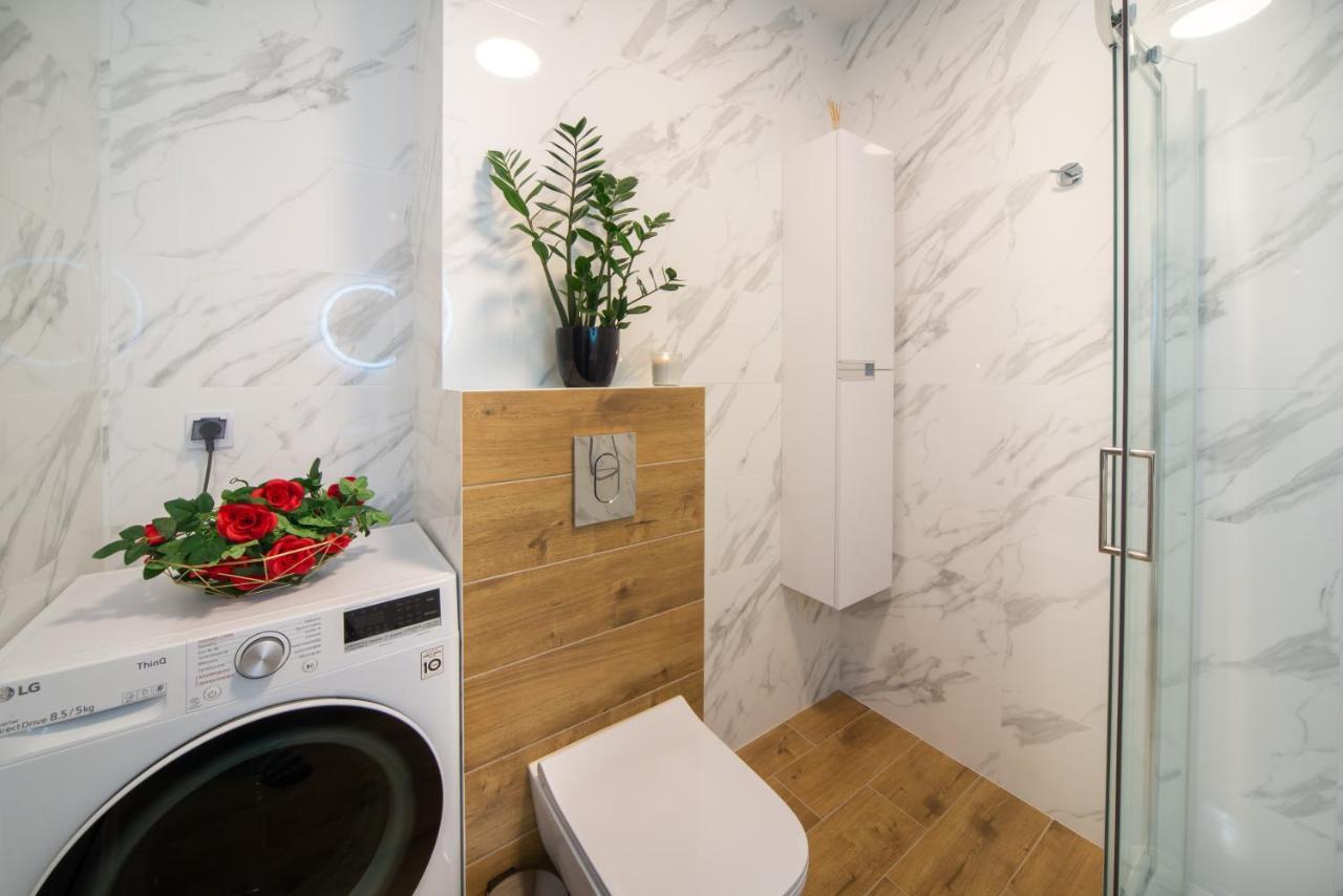 Maya'S Flats & Resorts 49 - Spacious 3 Rooms Apartment In Szafarnia Гданьск Экстерьер фото