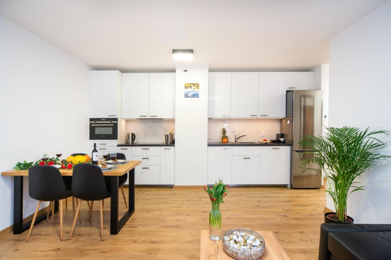 Maya'S Flats & Resorts 49 - Spacious 3 Rooms Apartment In Szafarnia Гданьск Экстерьер фото