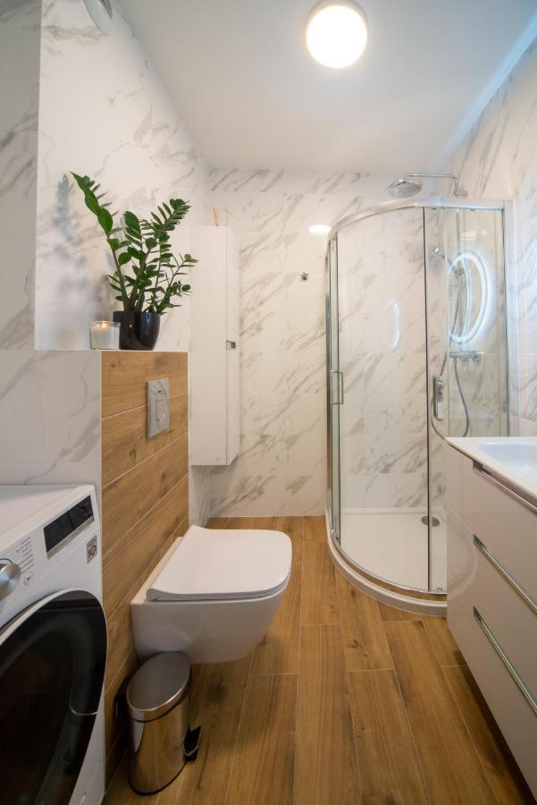 Maya'S Flats & Resorts 49 - Spacious 3 Rooms Apartment In Szafarnia Гданьск Экстерьер фото