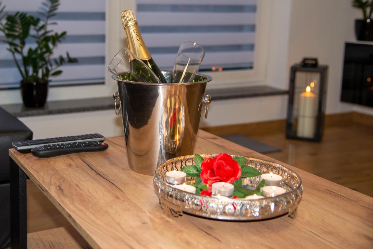 Maya'S Flats & Resorts 49 - Spacious 3 Rooms Apartment In Szafarnia Гданьск Экстерьер фото